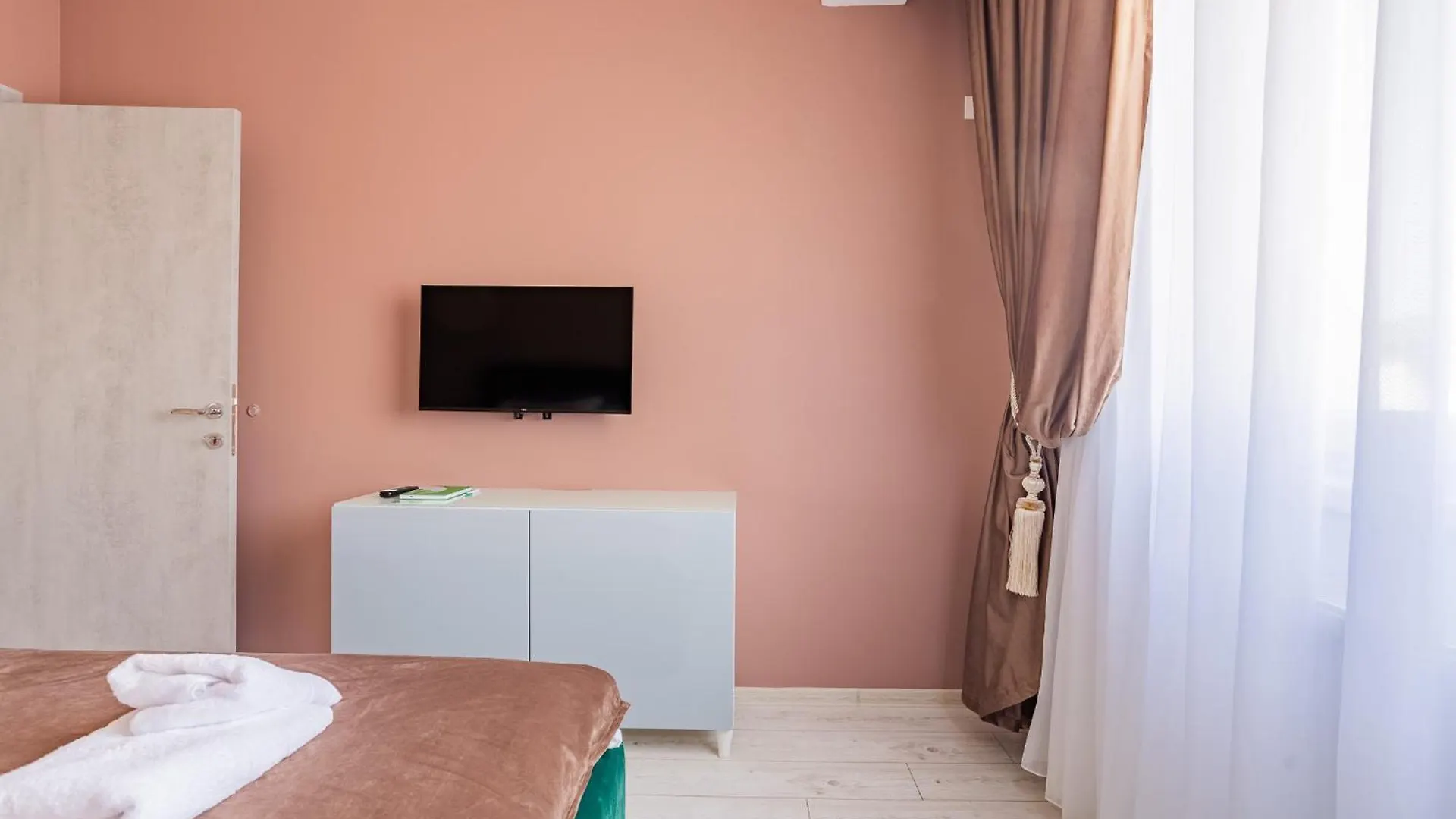 Smarald Wings 30 Apartment Bucharest Romania